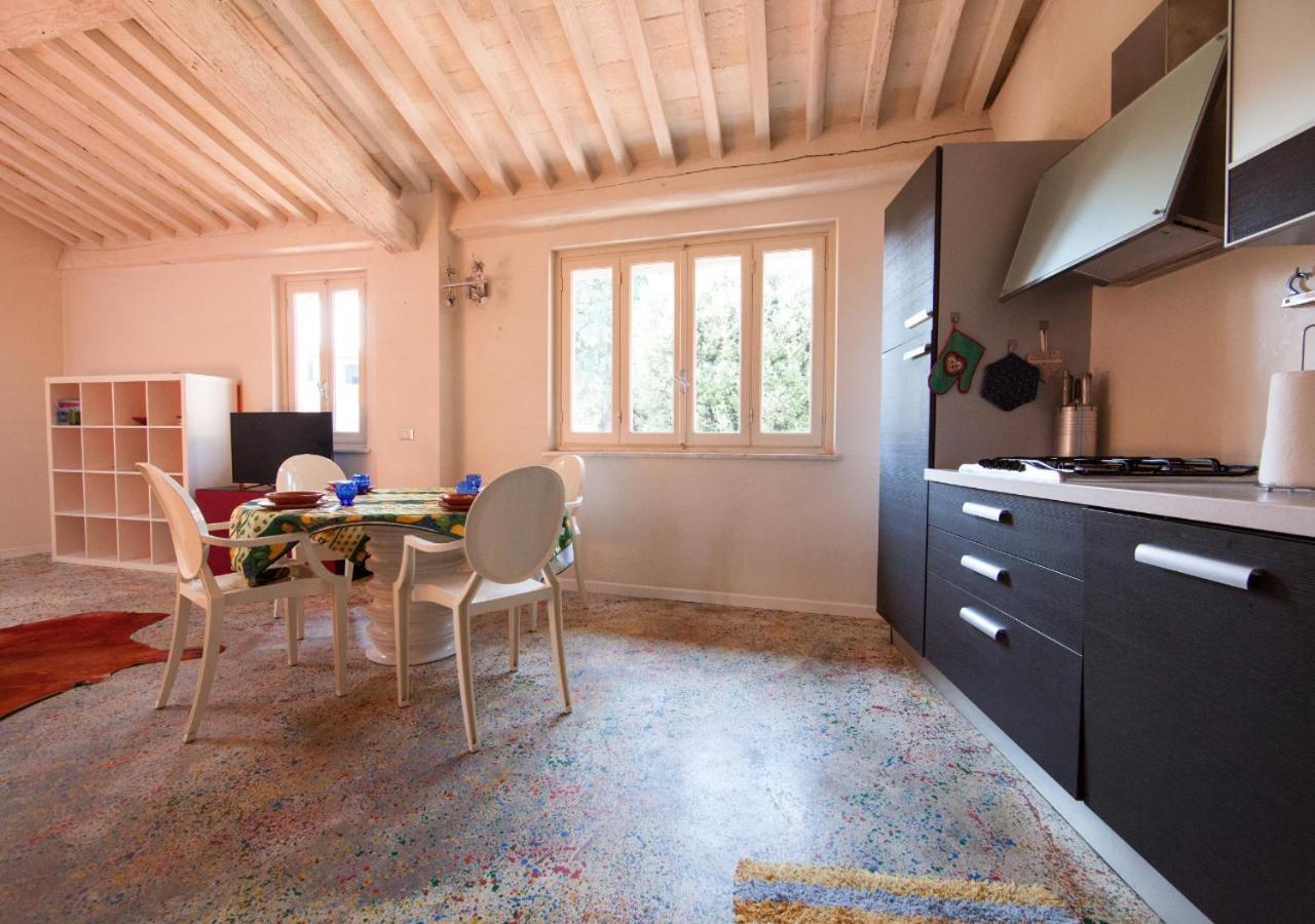 Apartamento Pollock Attic In Historic City Center Lucca Exterior foto